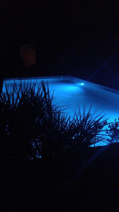 Villa La roulotte à Juju Le Bosc  Esterno foto